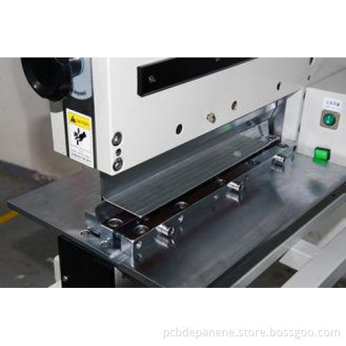 Automatic LED Strip PCB Depaneling Machine / PCB Separation